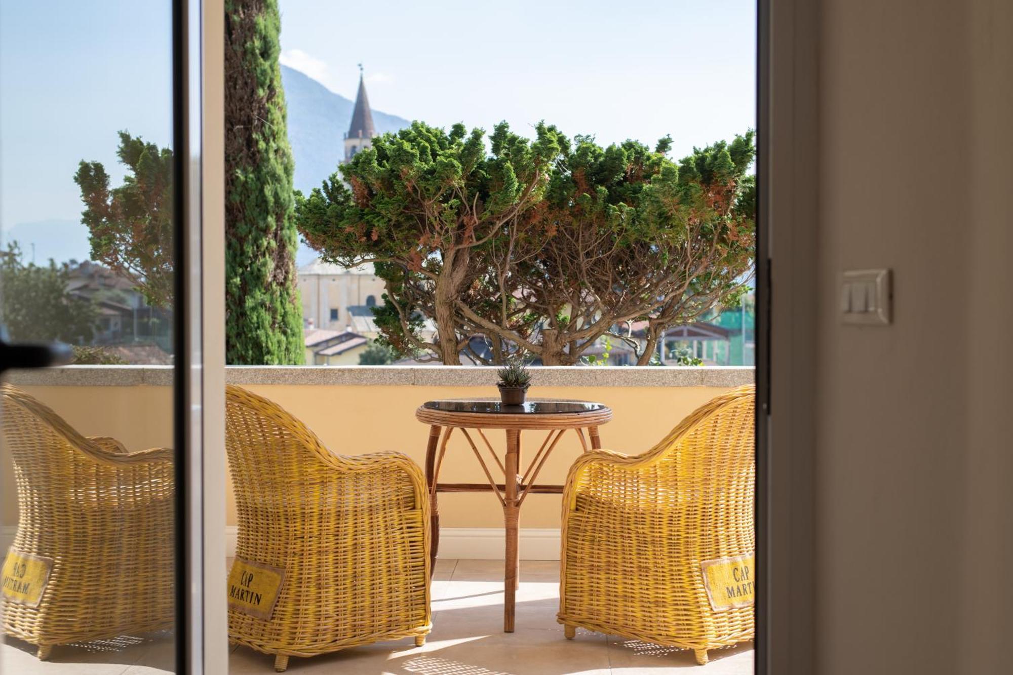B&B Villa Eden Jacuzzi Pool 多马索 外观 照片